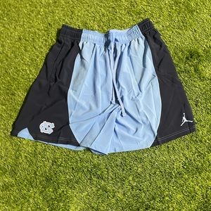 NWT-UNC-Jordan-blue-XL- NEVER WORN